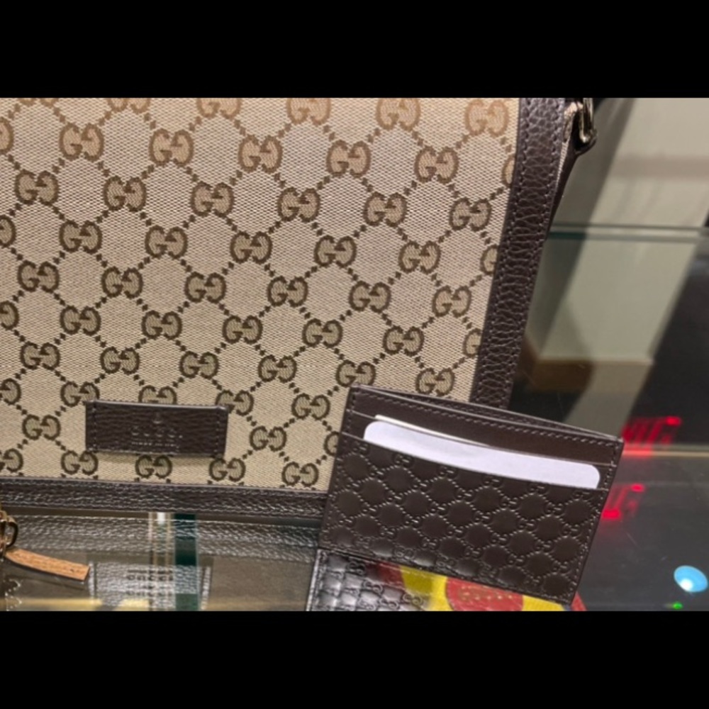 100% AUTHENTIC GUCCI Card Holder Case